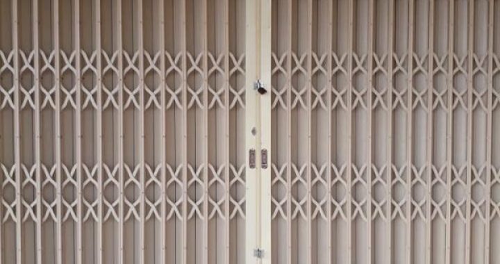 Cửa kéo công nghệ Đức màu kem sần
