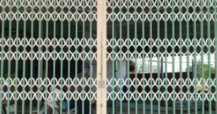 Mẫu cửa kéo Đài Loan không lá giá rẻ tại Tp HCM