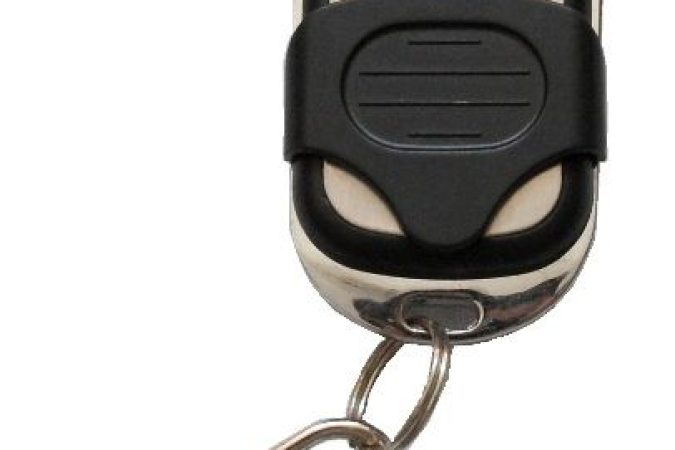 Trộm cạy phá cửa cuốn bằng cách nào?