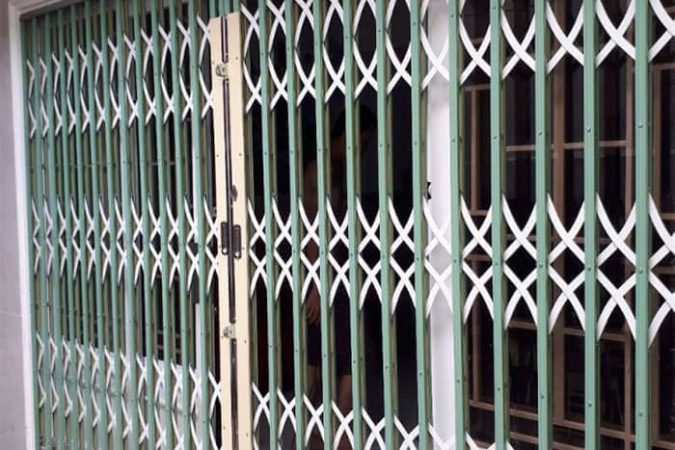 THI CÔNG CỬA KÉO ĐÀI LOAN CẦN THƠ
