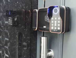 Cách kiểm tra khóa vân tay phù hợp với cửa sắt